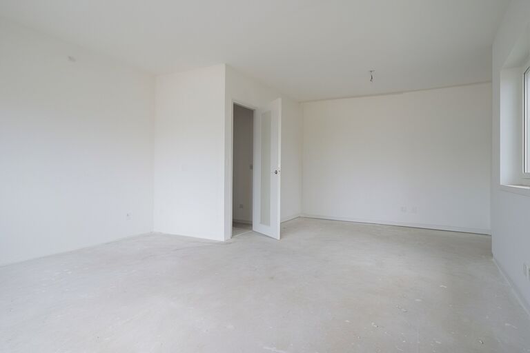 Clean empty rental apartment unit ready for maintenance and new tenant showing